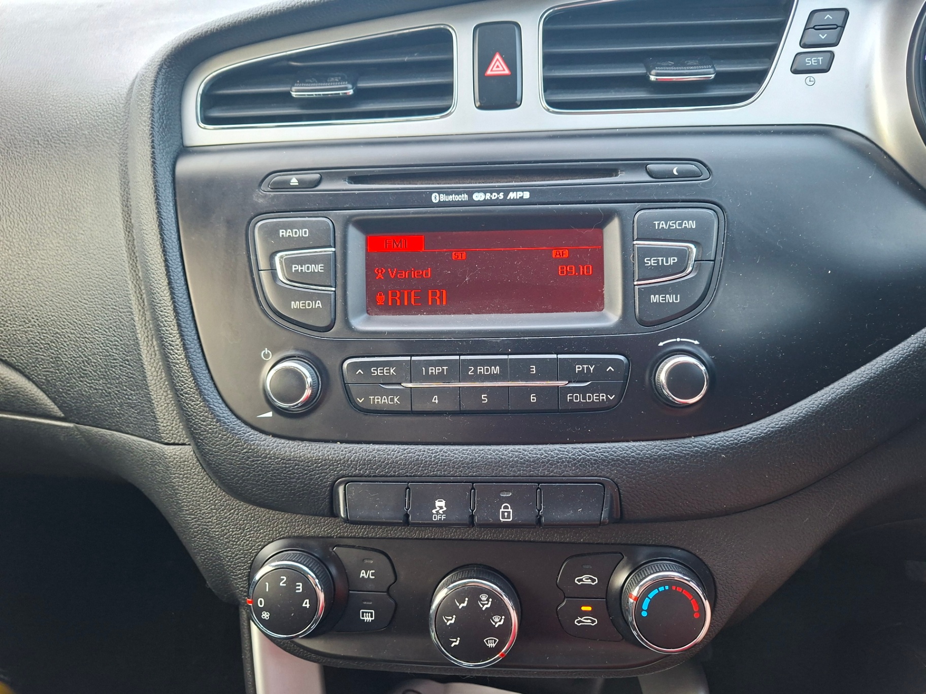 Kia Ceed - Image 5