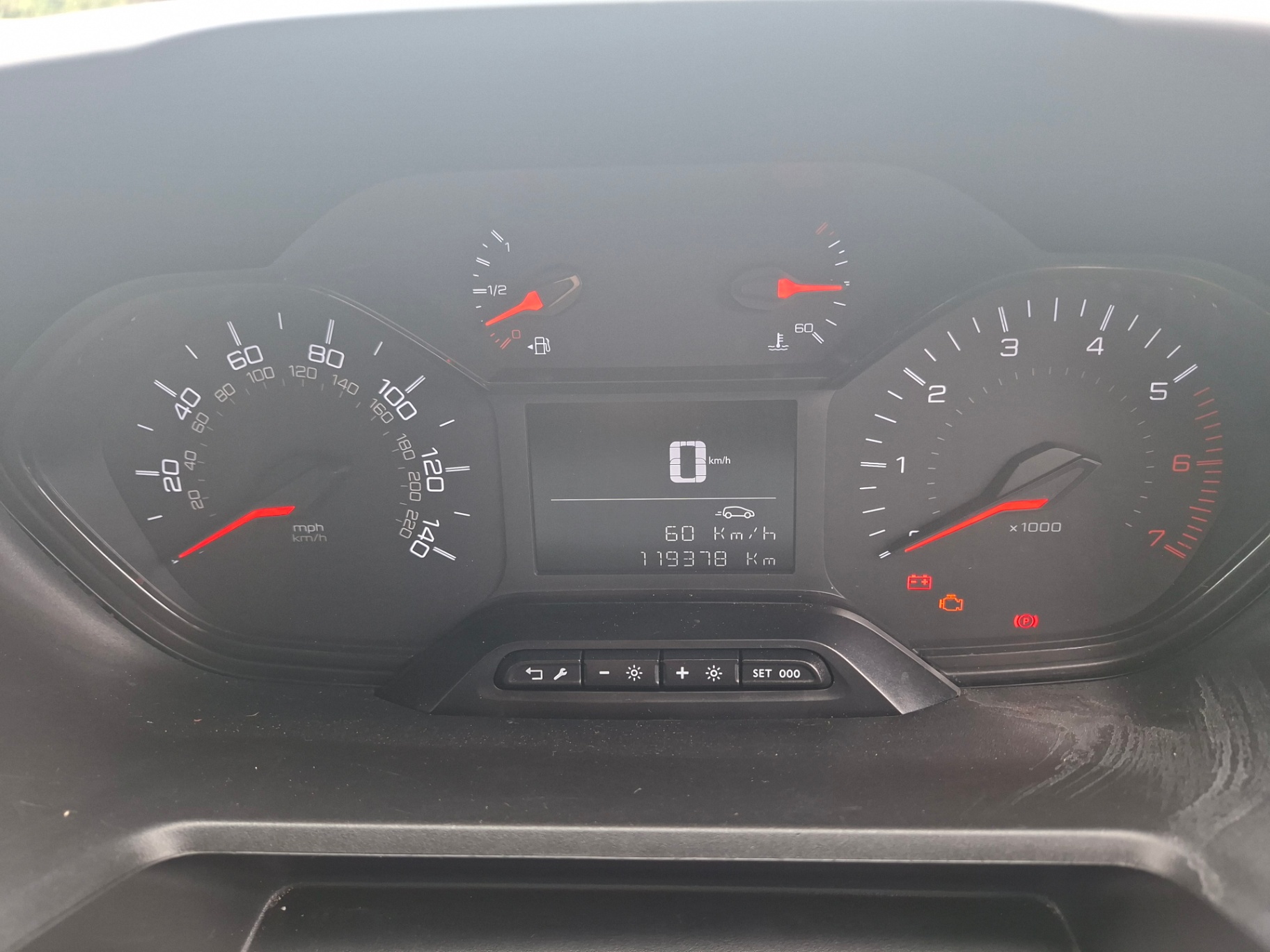 2021 Peugeot Partner - Image 2