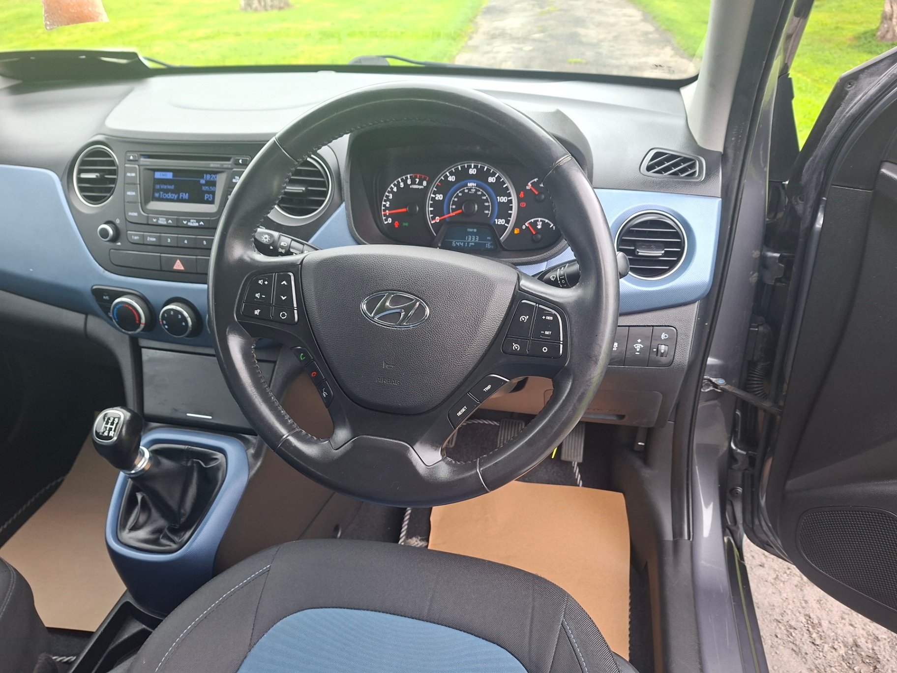 2015 Hyundai i10 - Image 3