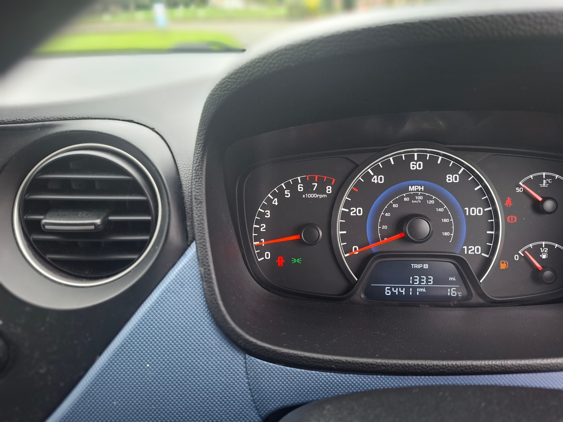 2015 Hyundai i10 - Image 8